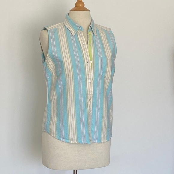 Preppy Collared Button-down - Picture 2 of 5